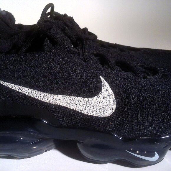 Size 9.5 - Nike Air VaporMax 2023 Flyknit Black Sail W New in box Retail $210 - Picture 1 of 10